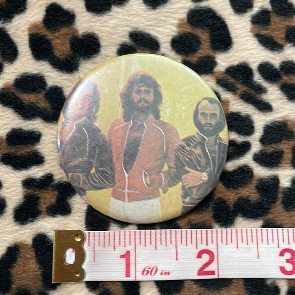 BEE GEES 🎤 Vintage Rock Band Button Pin Pinback Collectible Barry Gibb Disco - Picture 8 of 15